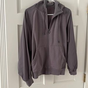 ALO Yoga on the go Lavender sweatshirt